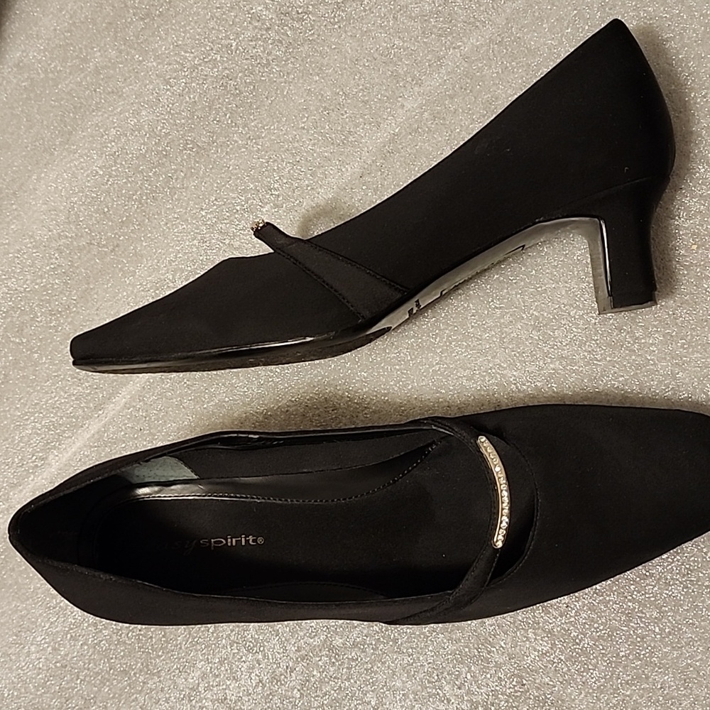 Easy Spirit Black Heels with Silver Crystal Accent Women's Ladies size 7.5